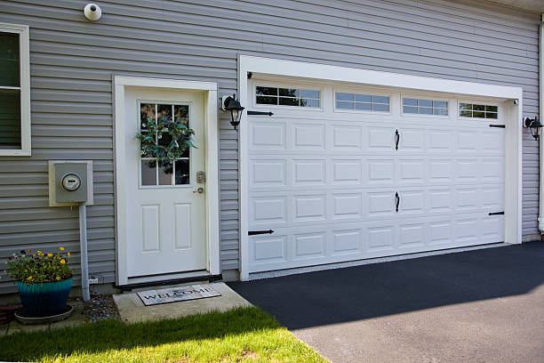 24/7 Emergency Garage Door Panel Replacement experts in Robertson County County, TX